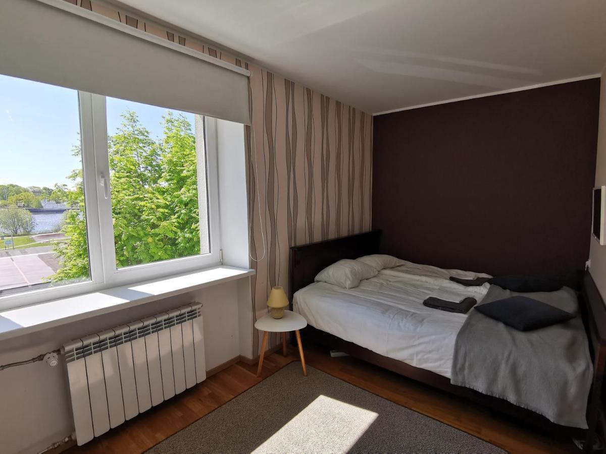Kesklinna Silla Apartment - Free Parking Parnu Bagian luar foto